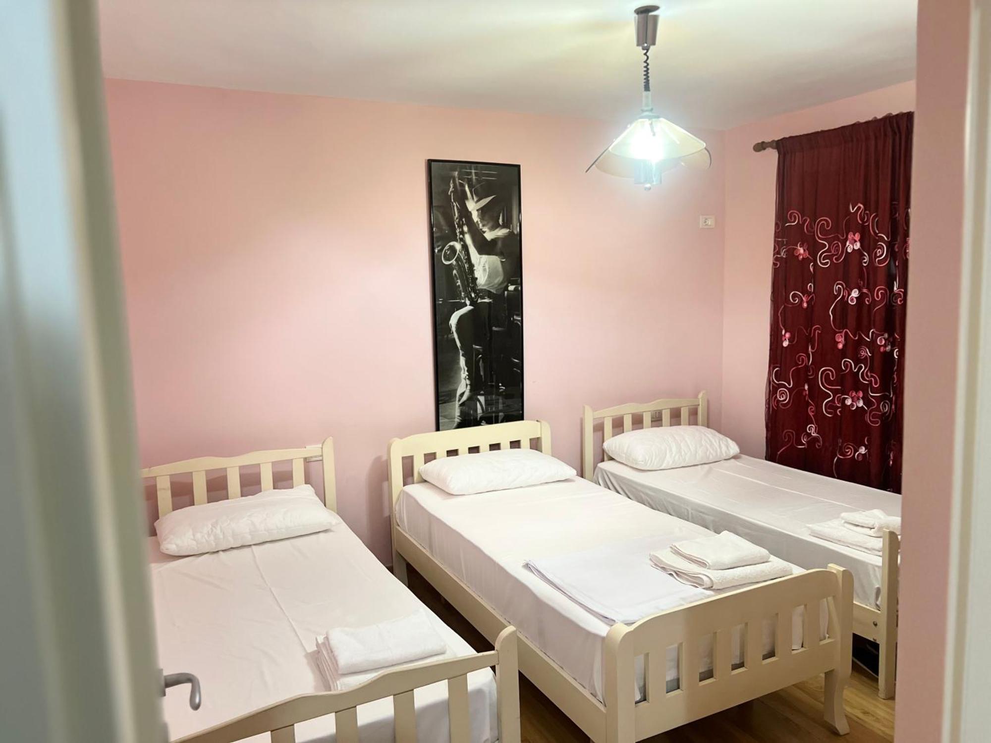 Skanderbeg Square Apartment Тирана Екстериор снимка