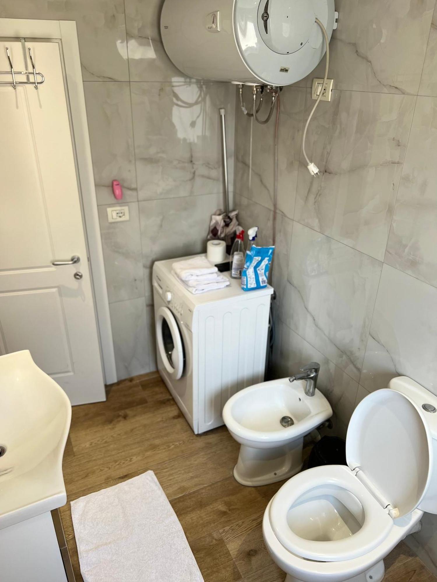 Skanderbeg Square Apartment Тирана Екстериор снимка